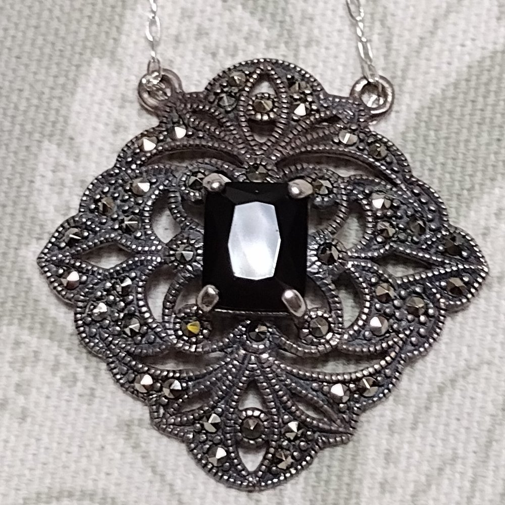 Marcasite & Sterling Silver pendant necklace